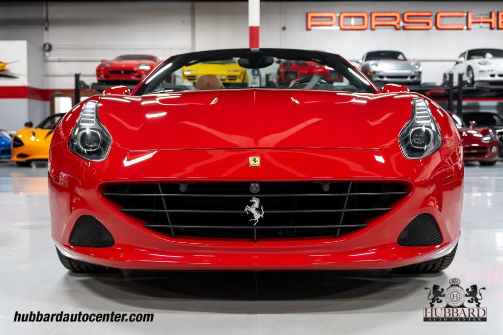 Used 2016 Ferrari California T image 31