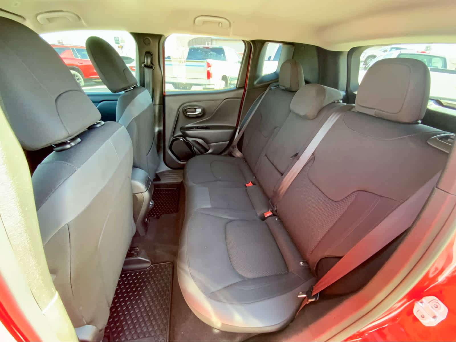 Used 2019 Jeep Renegade Altitude w/ UConnect 8.4 Nav Group image 23