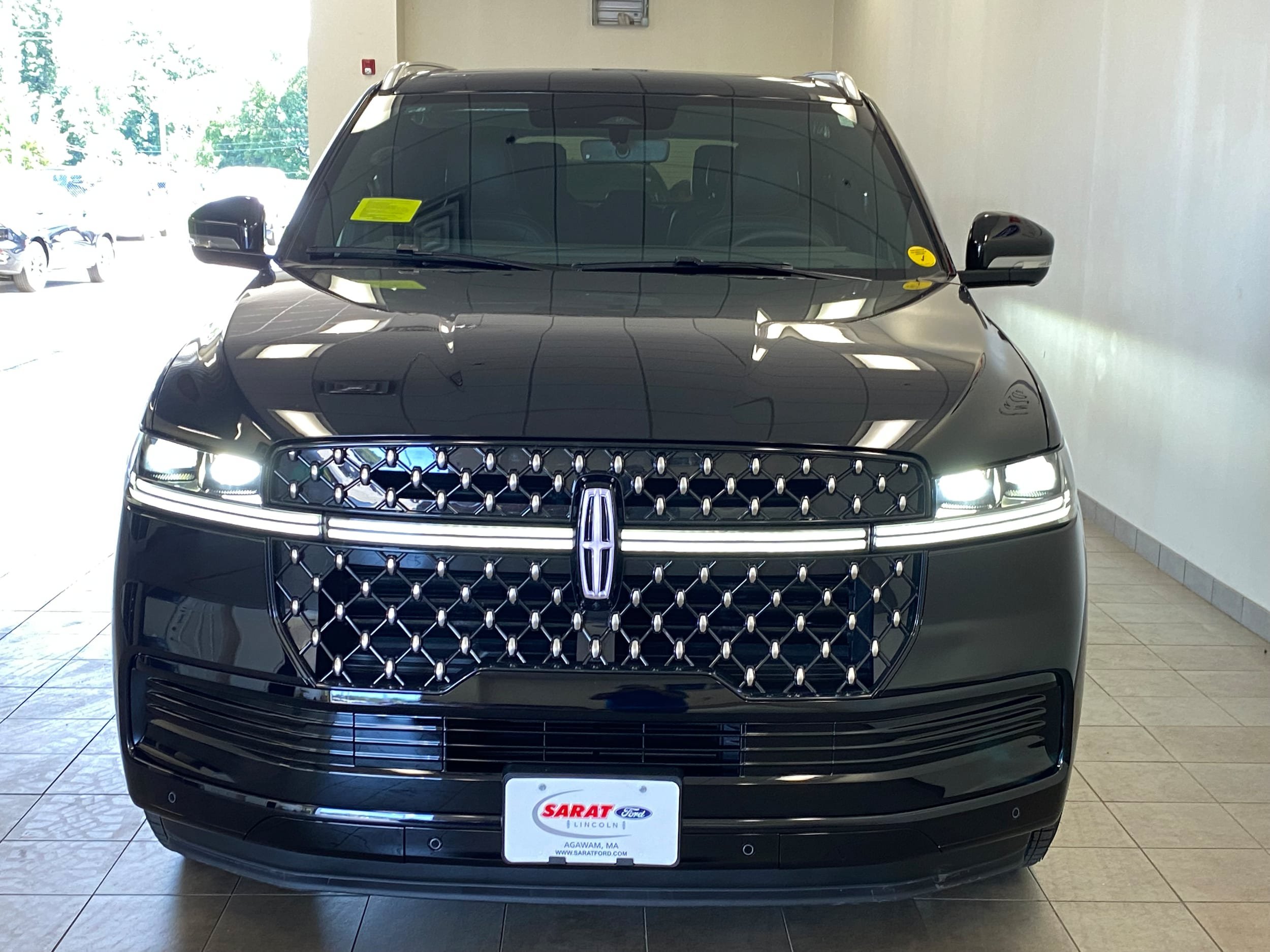 New 2027 Lincoln Navigator Black Label AWD/4WD image 3