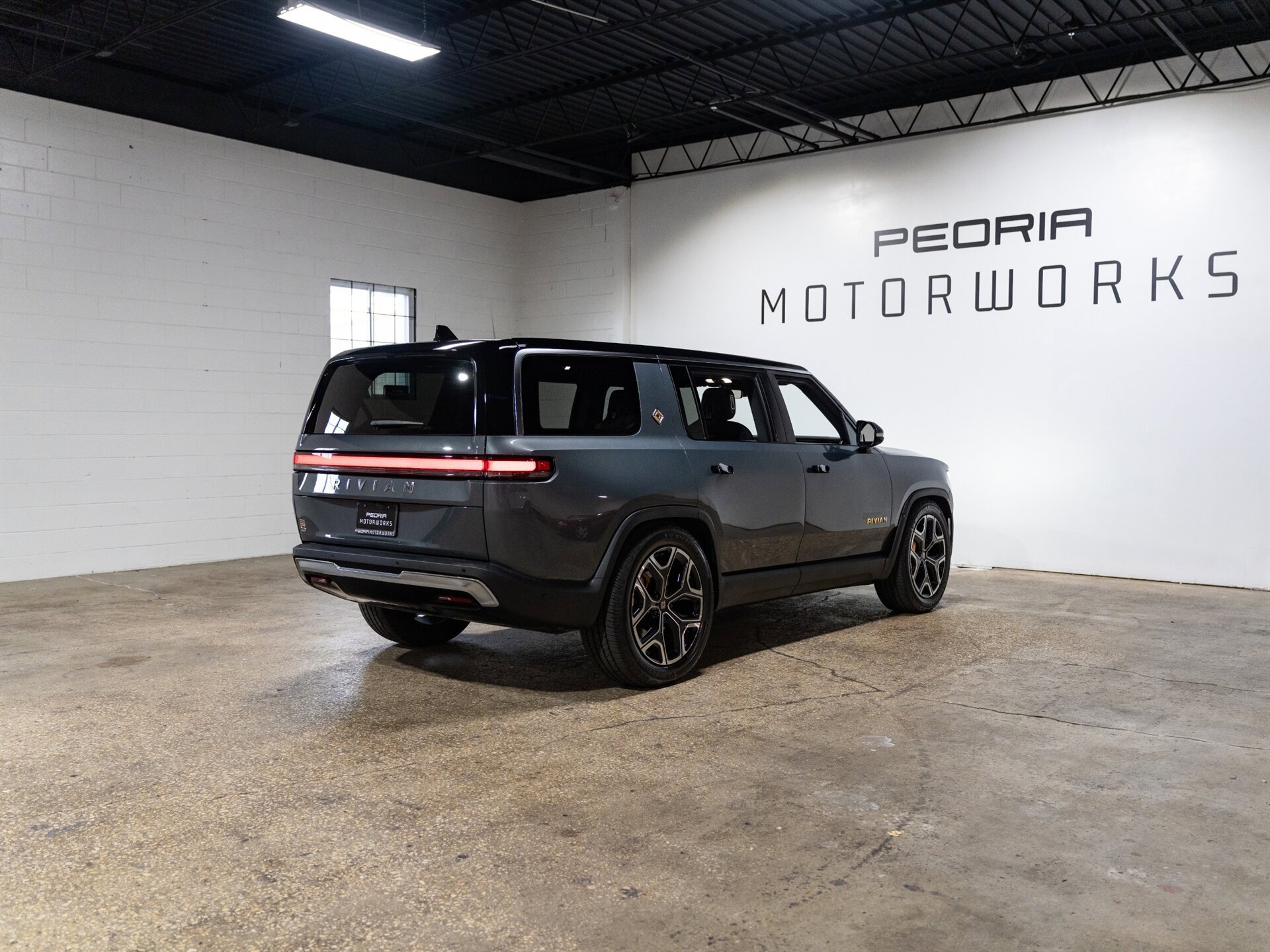 Used 2022 Rivian R1S Launch Edition AWD/4WD image 6