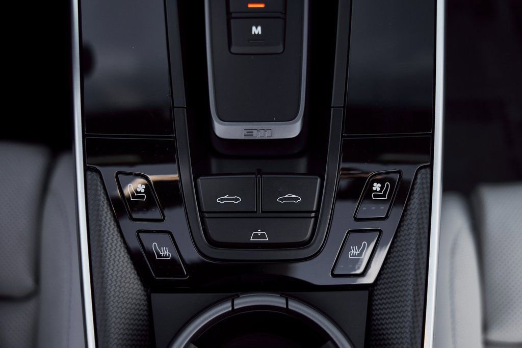 Used 2022 Porsche 911 Turbo S image 59