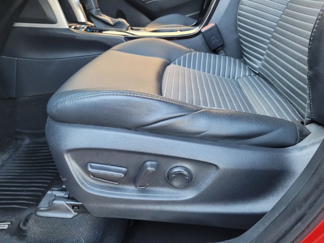 Used 2024 Toyota Corolla Cross AWD Hybrid image 21