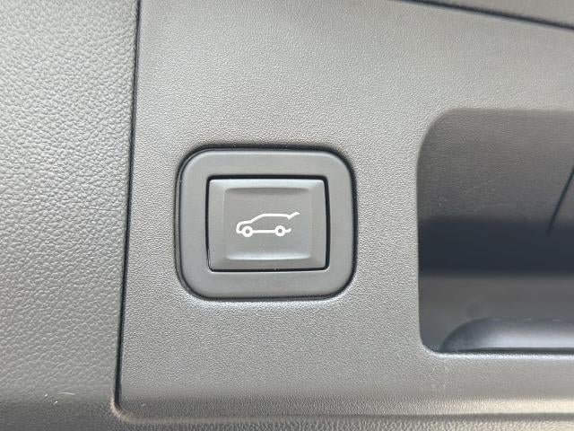 Used 2017 Cadillac XT5 Luxury w/ Driver Awareness Package FWD image 19