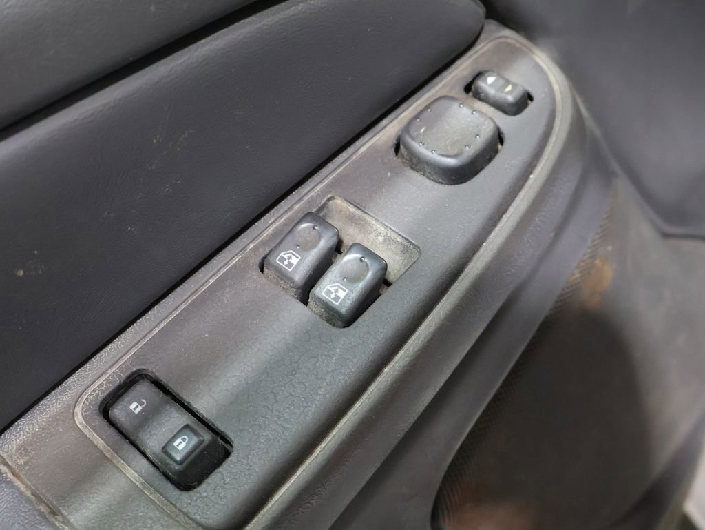 Used 2004 Chevrolet Silverado 3500 4x4 Extended Cab w/ Heavy-Duty Power Package image 14