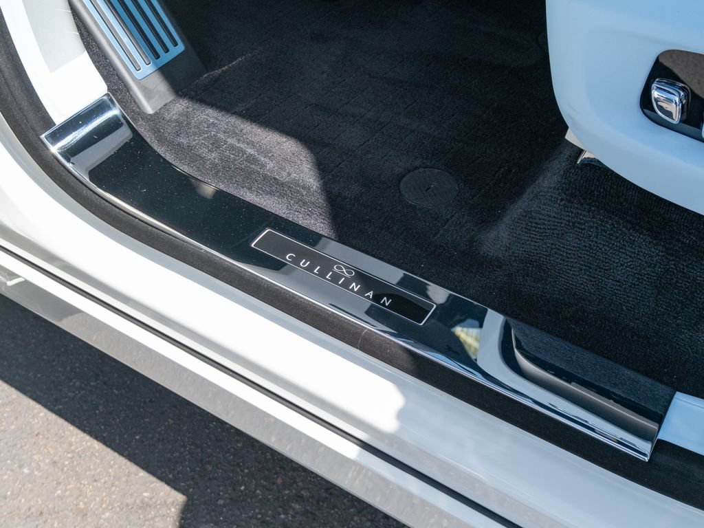 New 2027 Rolls-Royce Cullinan Black Badge AWD/4WD image 8