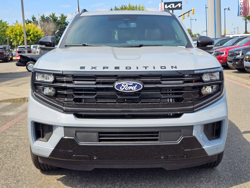 New 2027 Ford Expedition Max Platinum w/ Stealth Performance Package AWD/4WD image 2