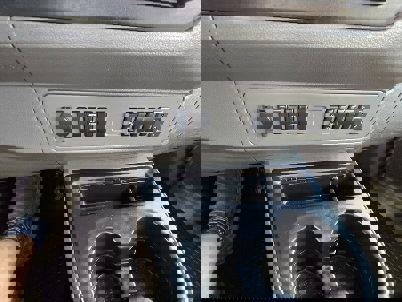 Used 2019 Nissan NV 2500 SV image 20