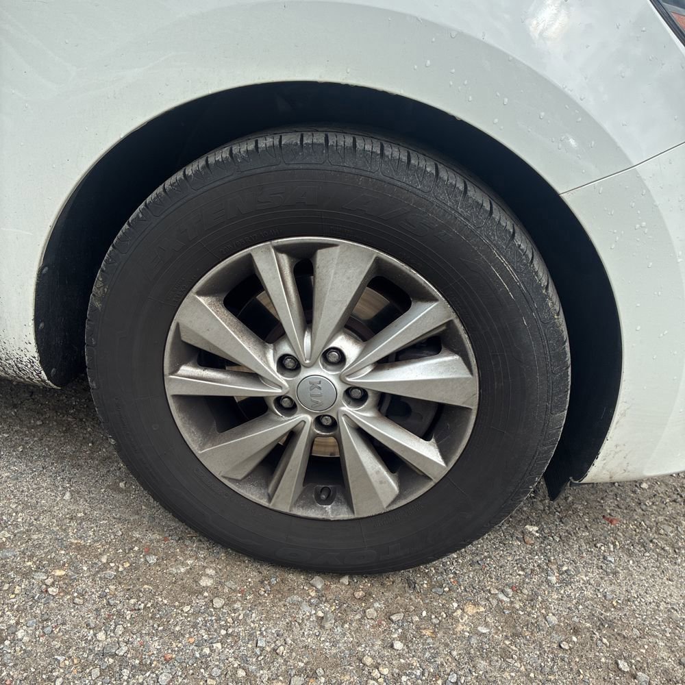 Used 2017 Kia Sedona L FWD image 14