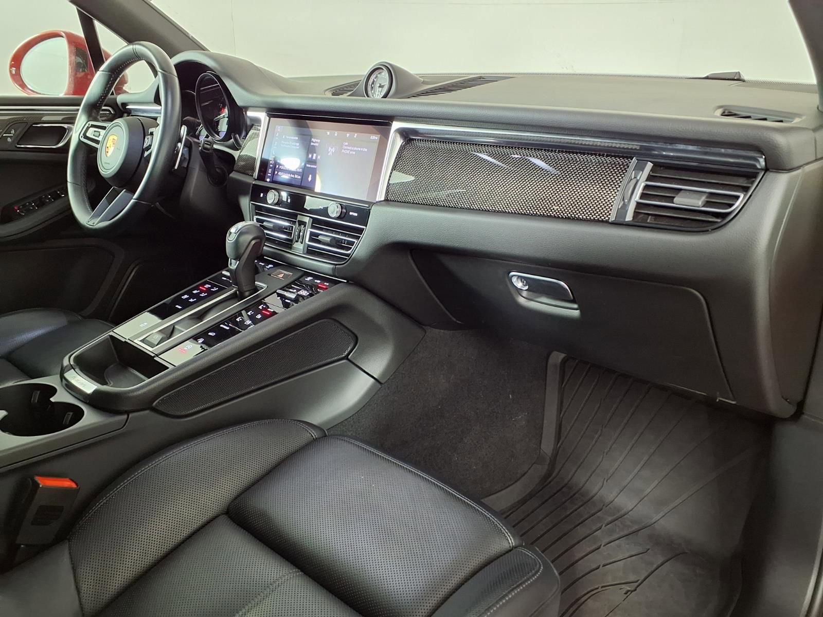 Used 2024 Porsche Macan Turbo image 7