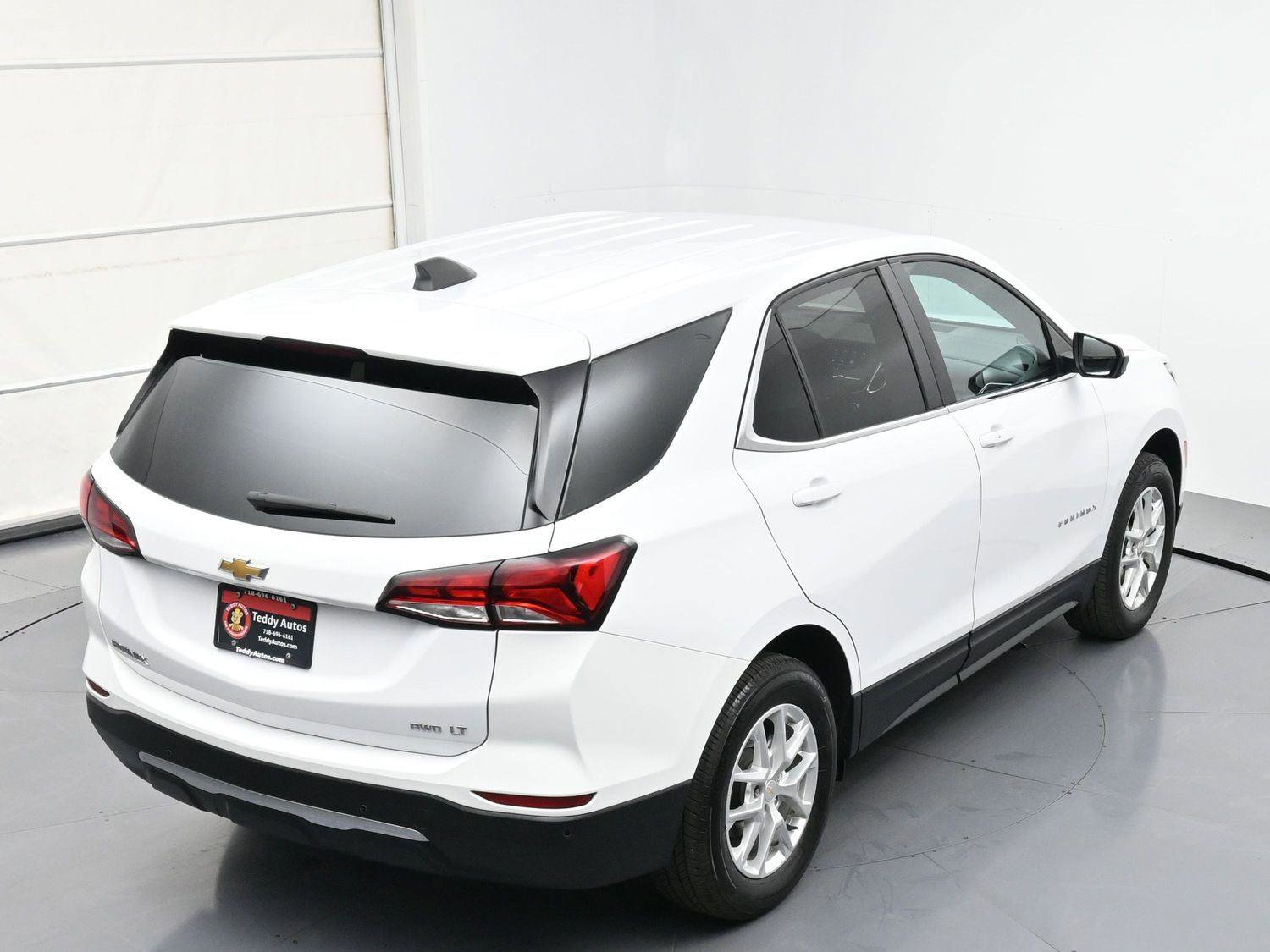 Used 2023 Chevrolet Equinox LT image 34