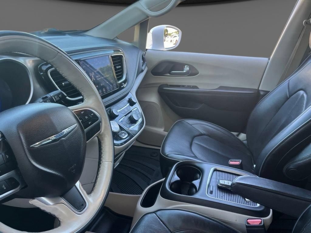 Used 2019 Chrysler Pacifica Limited FWD image 10