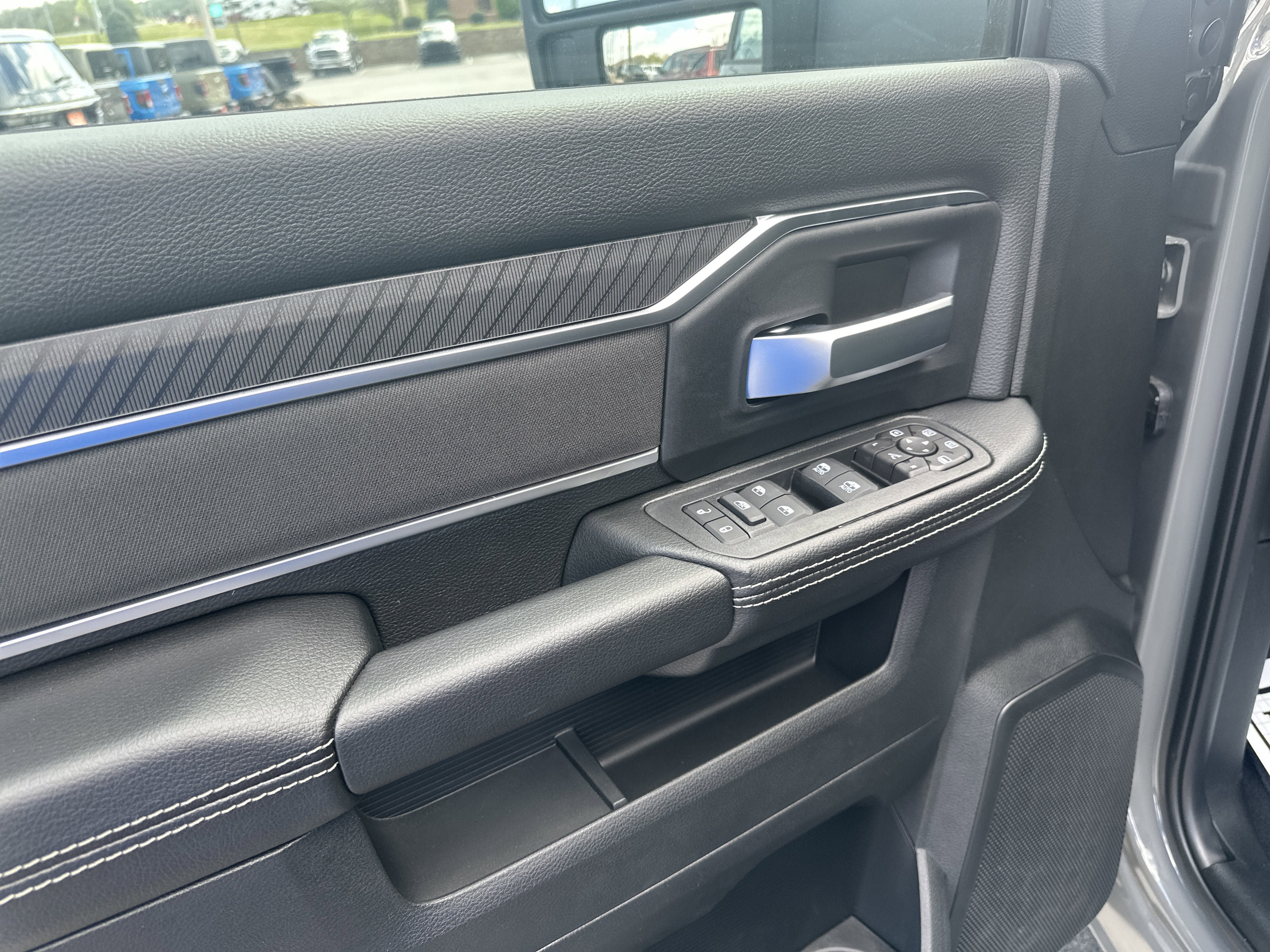 New 2026 RAM 2500 Big Horn AWD/4WD image 14