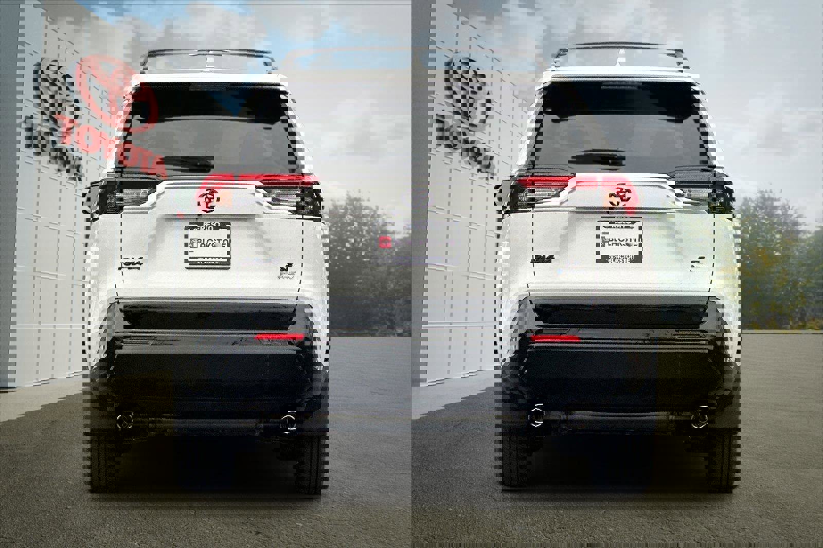 Certified 2025 Toyota RAV4 SE image 4