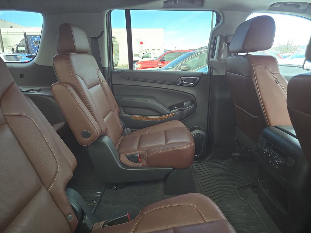 Used 2019 Chevrolet Suburban Premier w/ Premier Plus Edition image 5