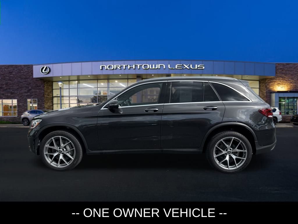 Used 2022 Mercedes-Benz GLC 300 4MATIC image 2