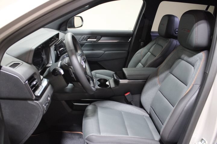 New 2026 GMC Terrain AT4 w/ Convenience Package III AWD/4WD image 17