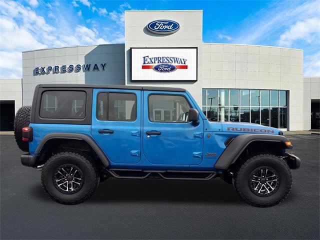 Used 2024 Jeep Wrangler Unlimited Rubicon w/ XTREMEE 35" Tire Package image 5