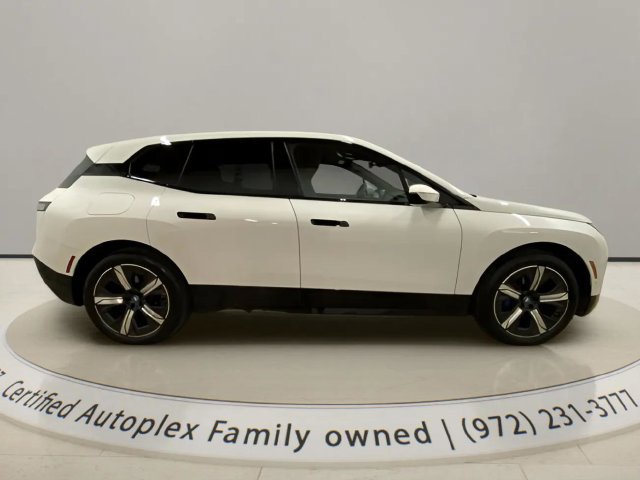 Used 2025 BMW iX xDrive50 AWD/4WD image 6