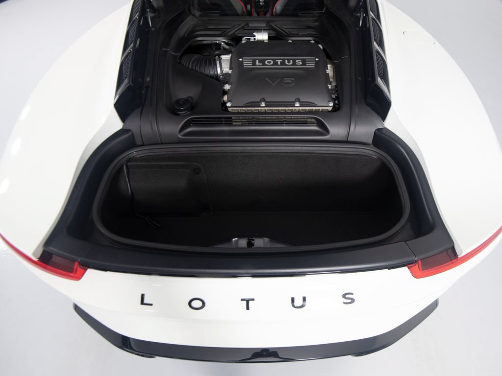 Used 2025 Lotus Emira RWD image 54