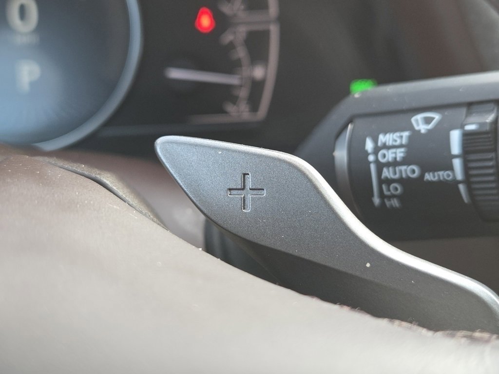 Used 2020 Lexus ES 300h w/ Premium Package image 17