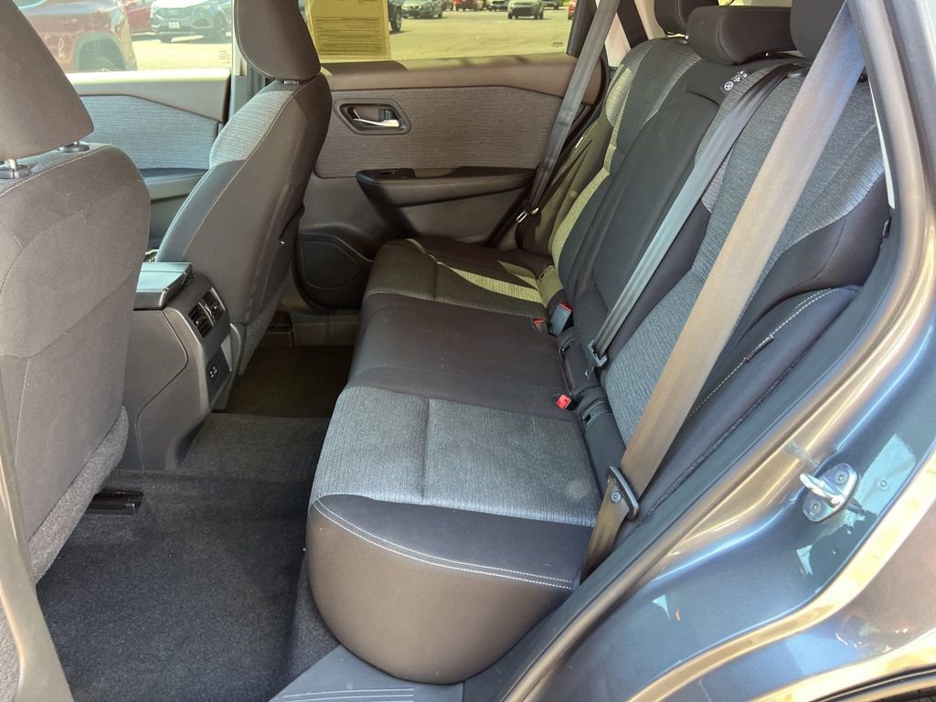 Used 2023 Nissan Rogue SV image 18