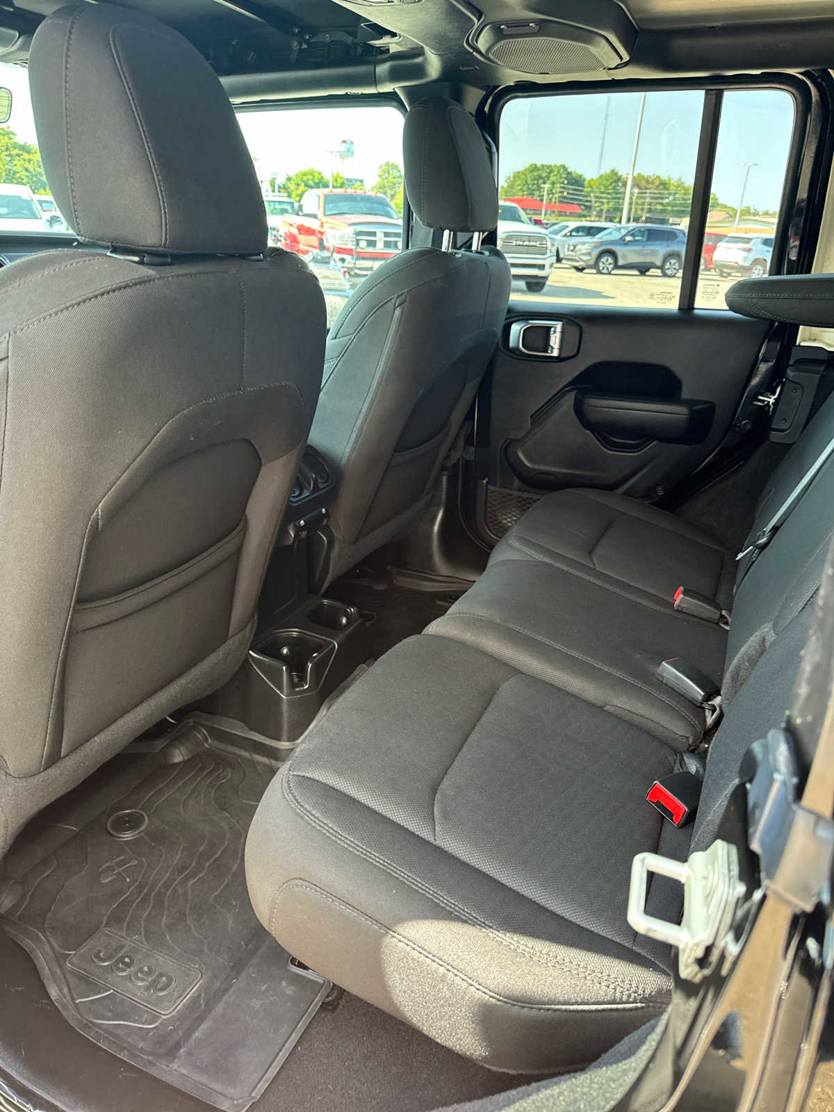 Used 2022 Jeep Wrangler Unlimited Sport image 11