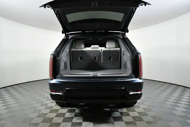 New 2025 Cadillac Escalade IQ Sport 1 w/ LPO, ONYX Package AWD/4WD image 16