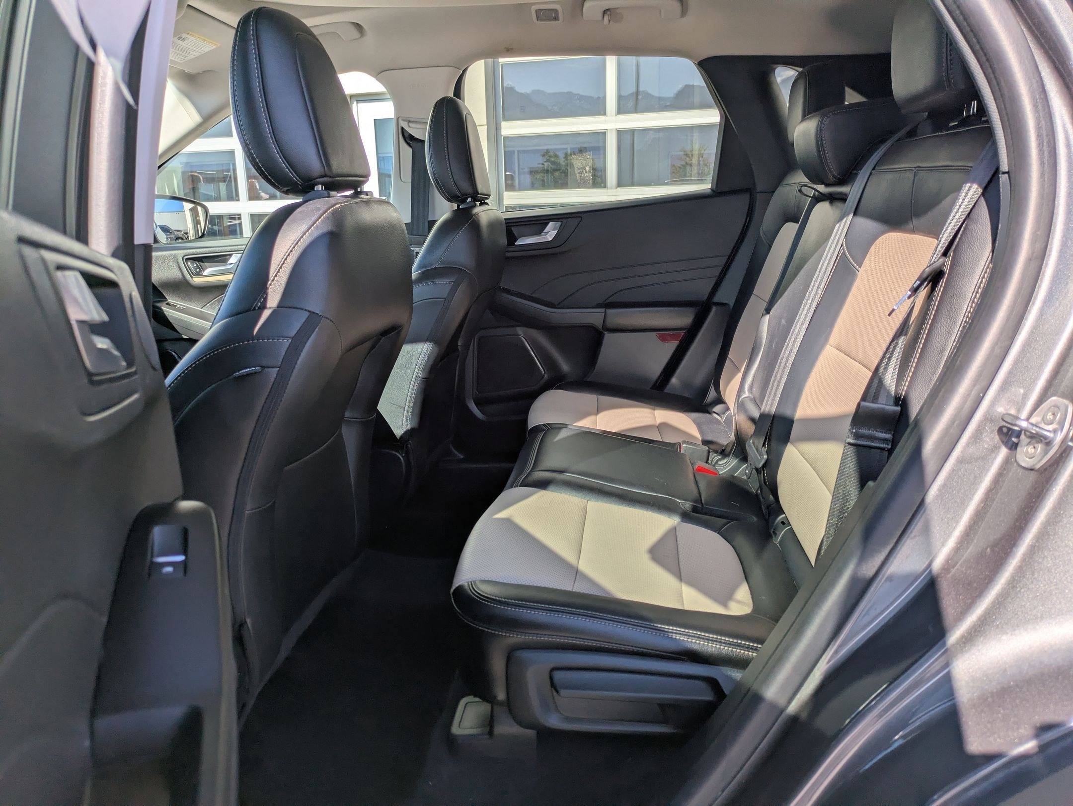 Used 2021 Ford Escape Titanium w/ Titanium Elite Package AWD/4WD image 30