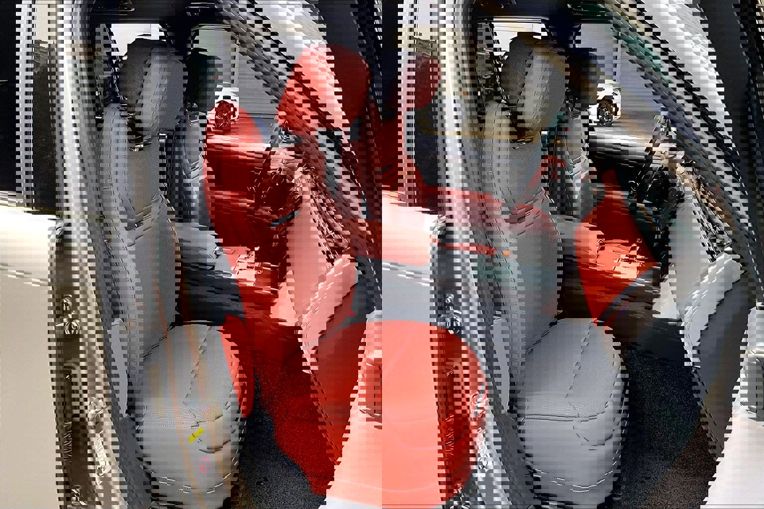 New 2026 Land Rover Range Rover SV image 6