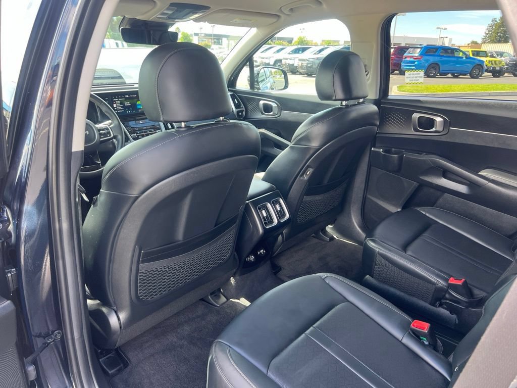 Used 2023 Kia Sorento EX AWD/4WD image 42