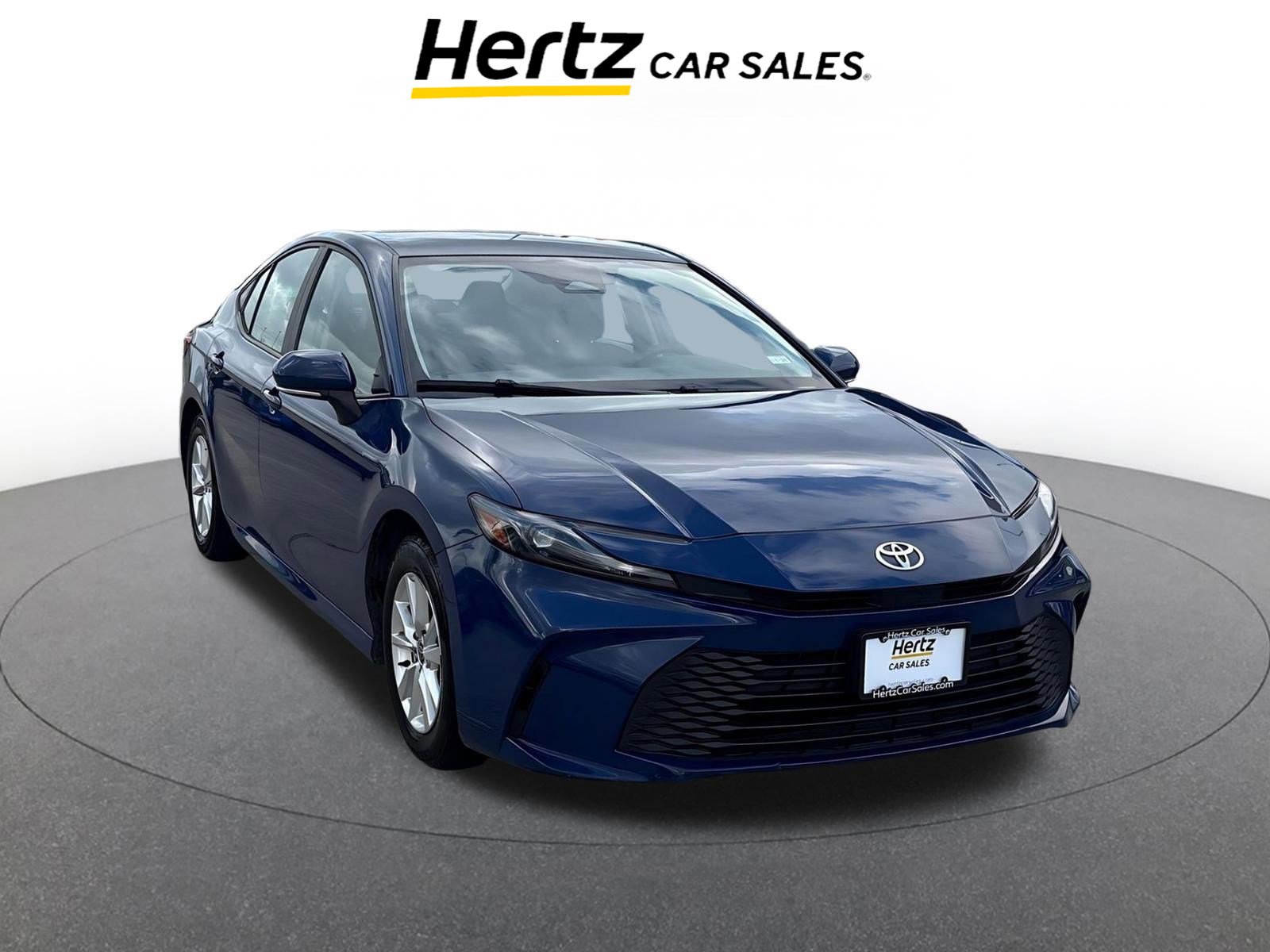 Used 2025 Toyota Camry LE image 1