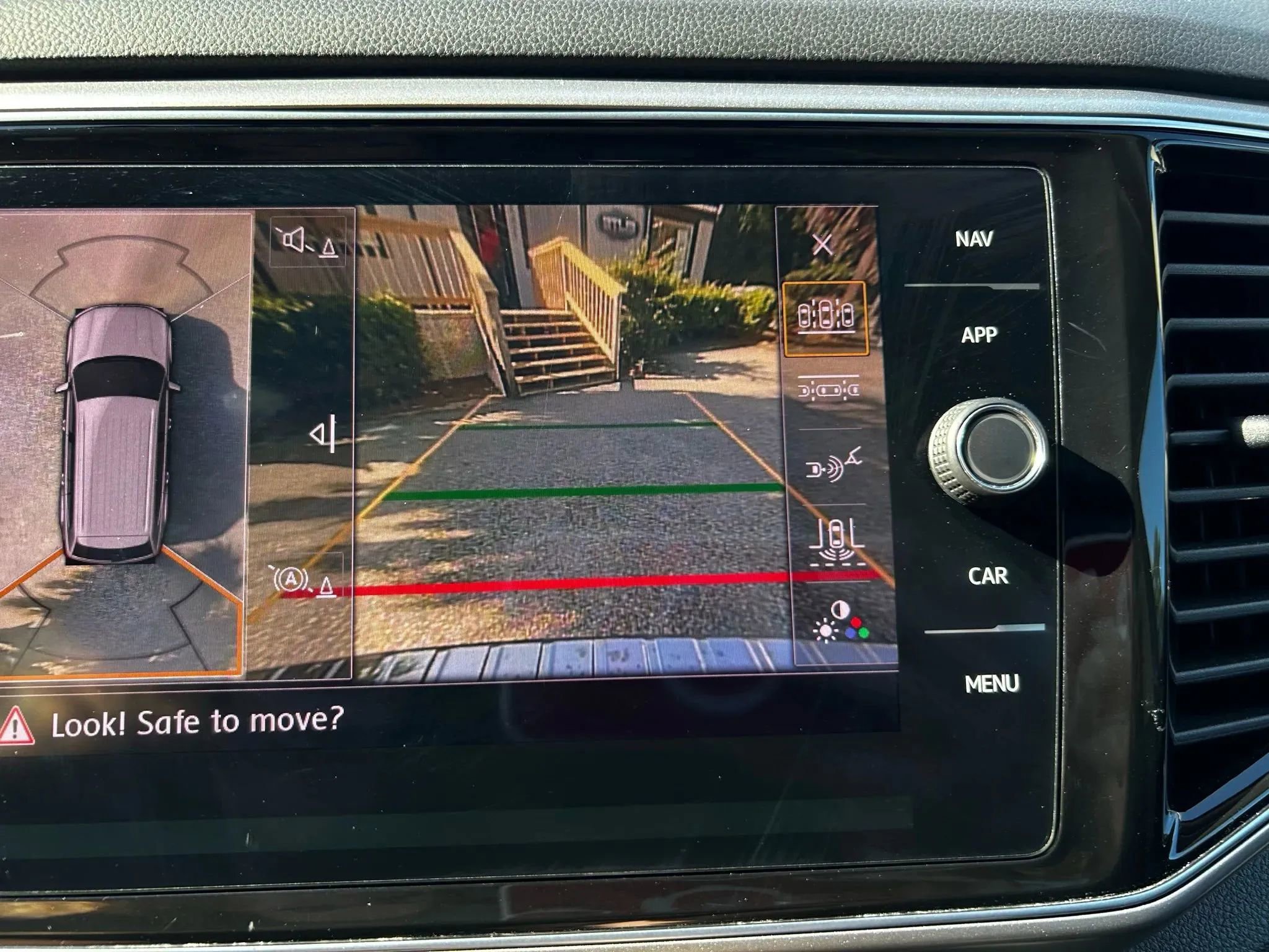 Used 2018 Volkswagen Atlas SEL Premium image 21