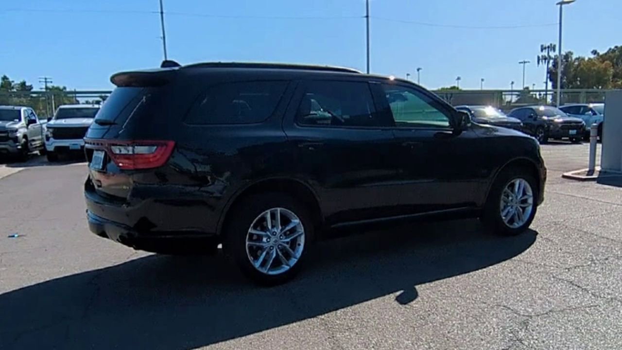 Used 2025 Dodge Durango GT AWD/4WD image 8