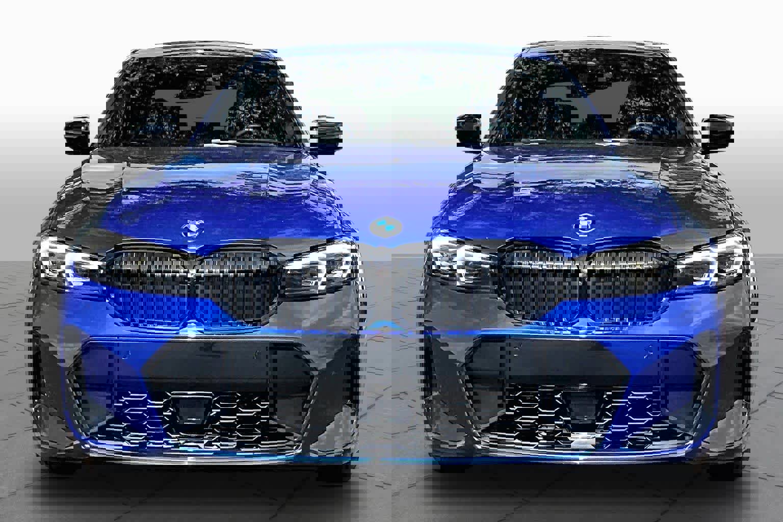 Certified 2025 BMW 330i Sedan w/ M Sport Package RWD image 4