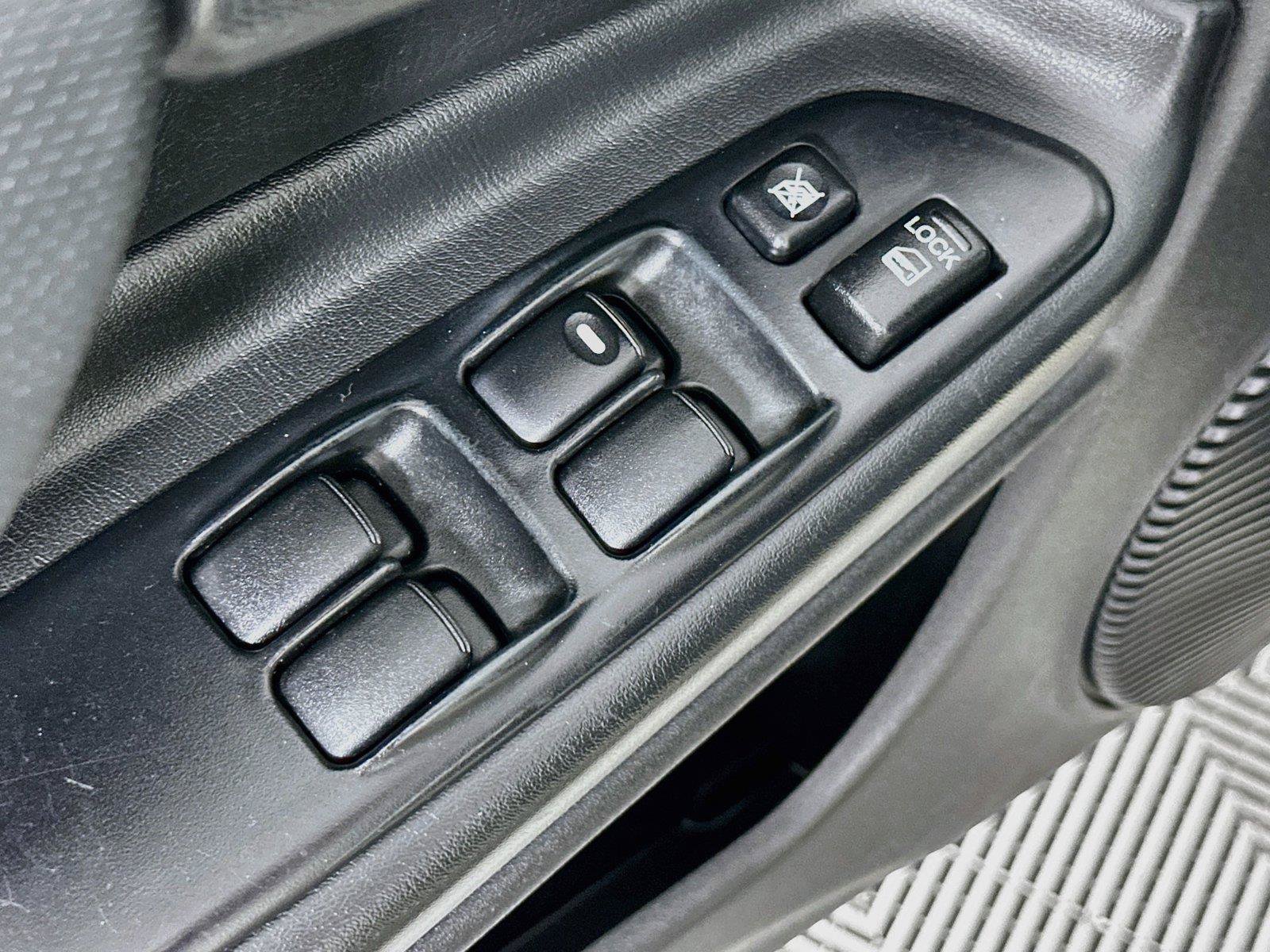 Used 2005 Mitsubishi Eclipse GS FWD image 18