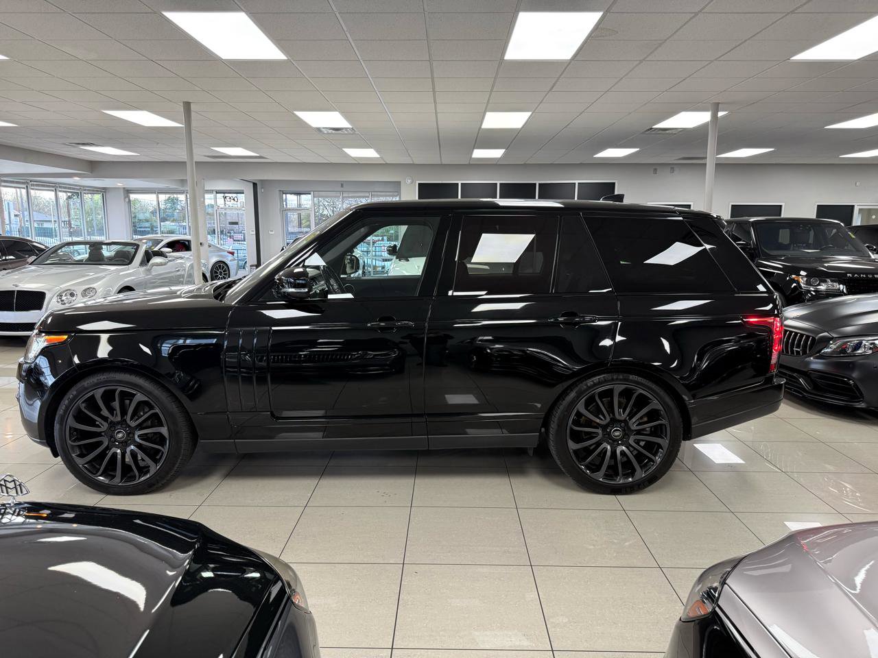 Used 2017 Land Rover Range Rover Supercharged image 6