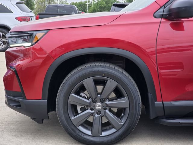 Used 2025 Honda Pilot Sport image 6