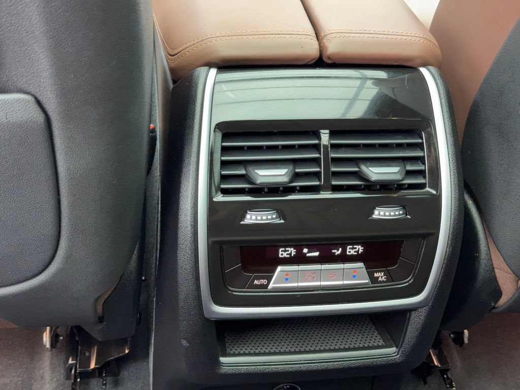 Used 2022 BMW X5 M50i w/ Dynamic Handling Package AWD/4WD image 40