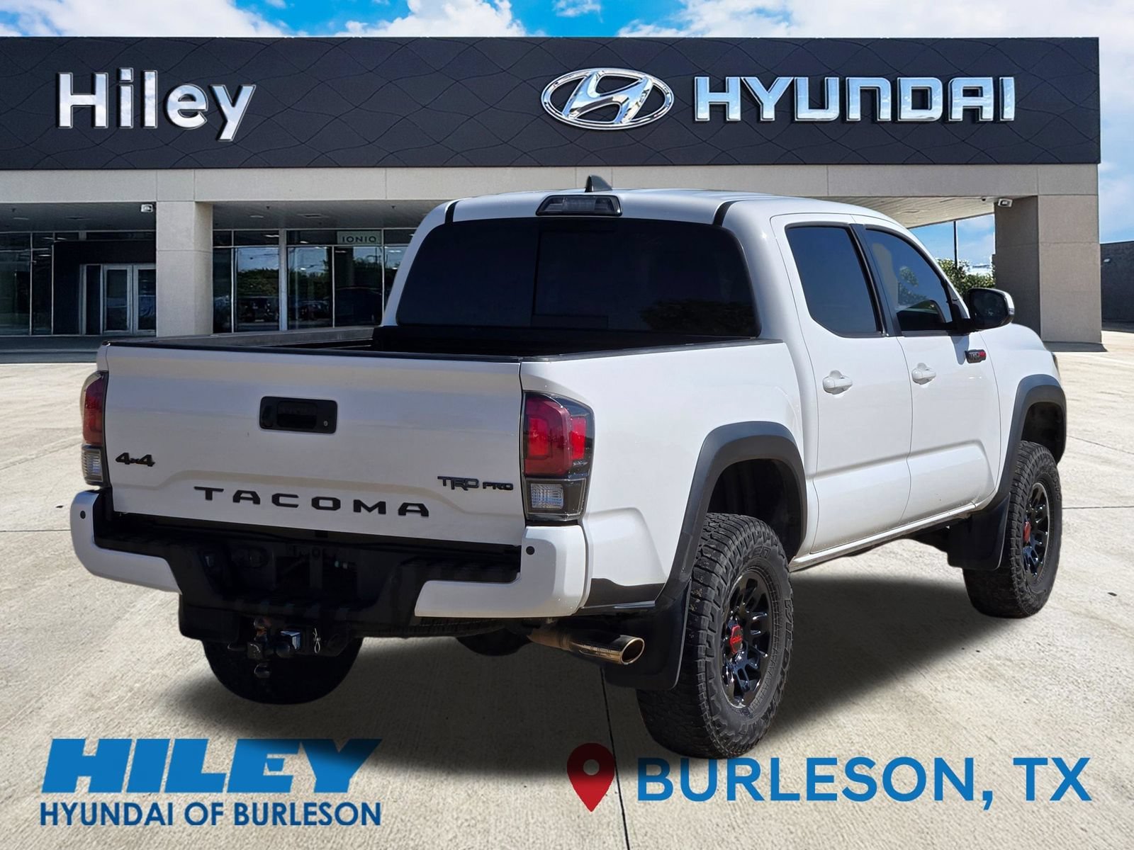 Used 2017 Toyota Tacoma TRD Pro AWD/4WD image 4