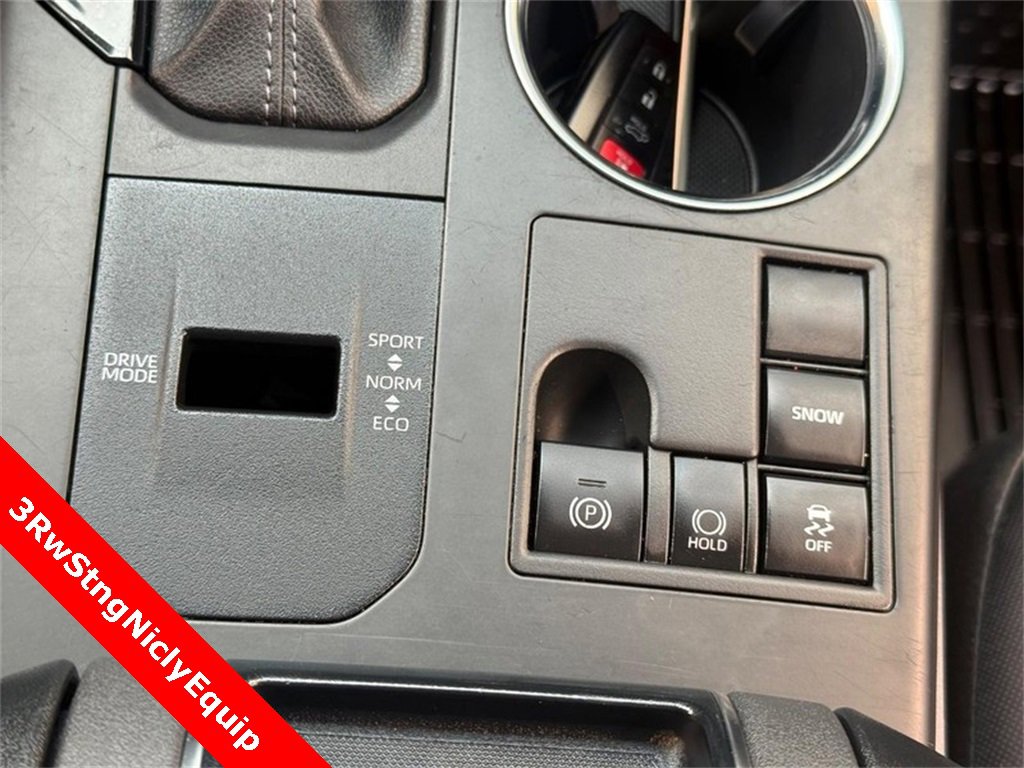 Used 2023 Toyota Highlander LE image 29