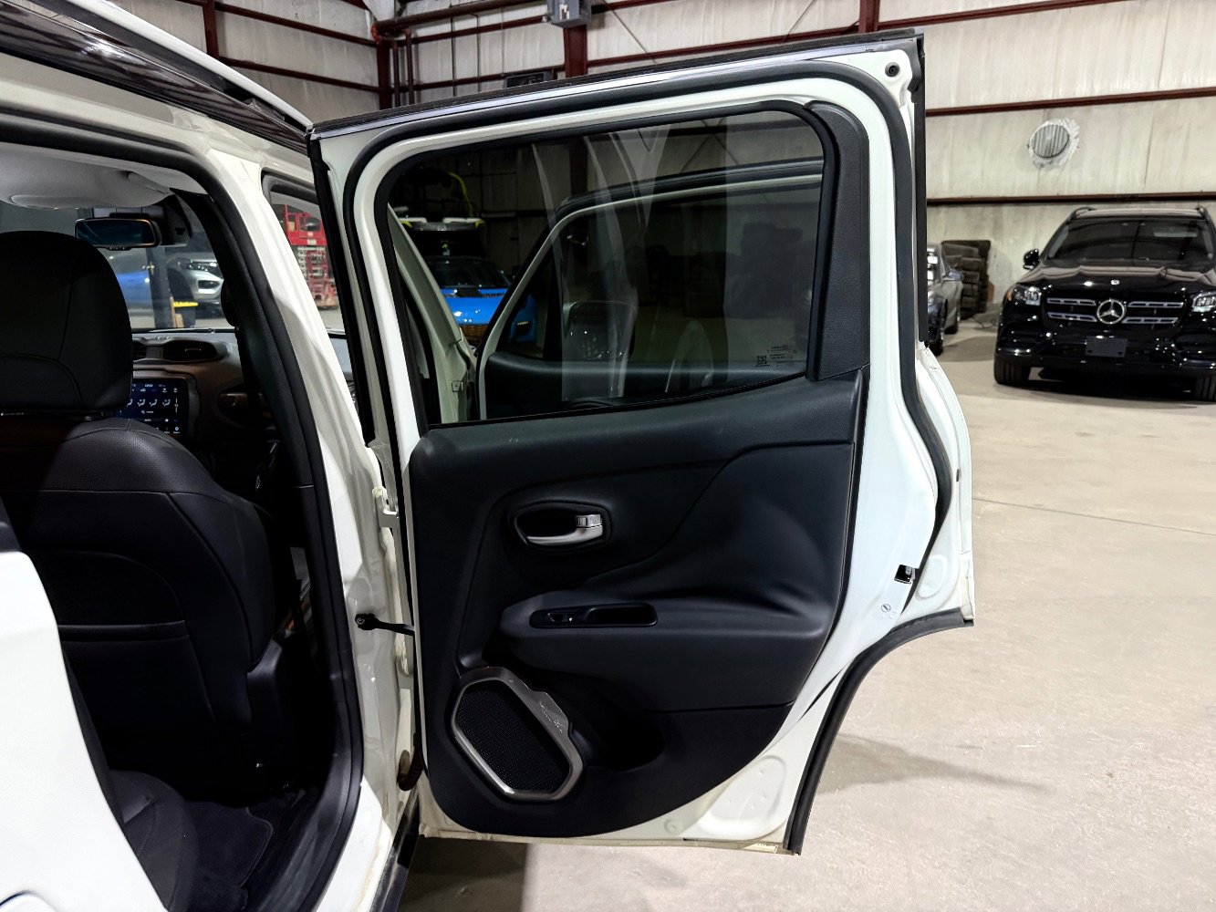Used 2018 Jeep Renegade Limited w/ UConnect 8.4 Nav Group FWD image 20