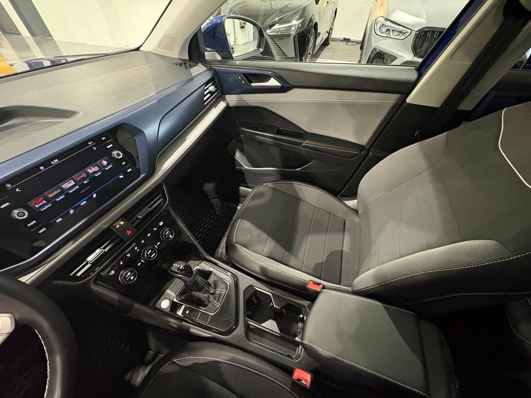 Used 2024 Volkswagen Taos SE w/ Panoramic Sunroof Package FWD image 28
