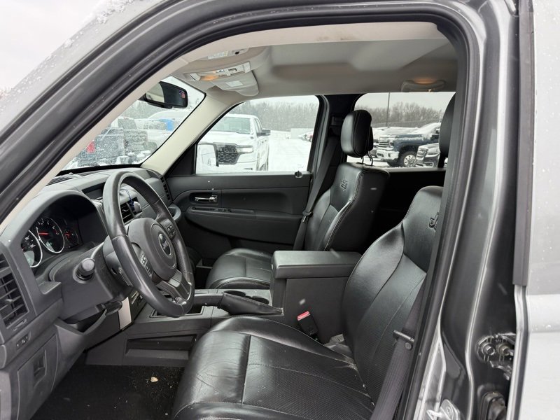 Used 2012 Jeep Liberty Sport image 10