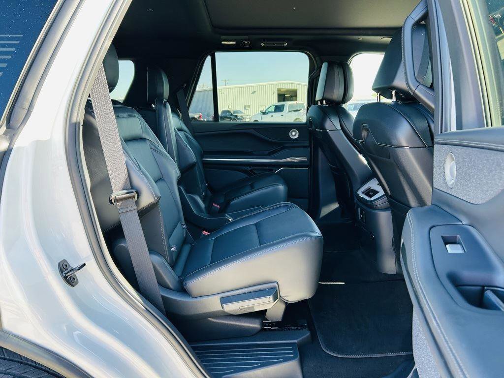 New 2025 Lincoln Navigator Reserve w/ Jet Appearance Package image 44