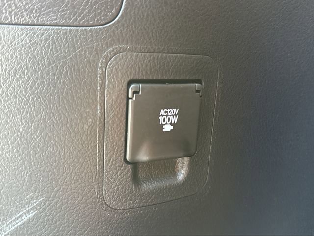 Used 2021 Lexus LX 570 4WD w/ Luxury Package image 21