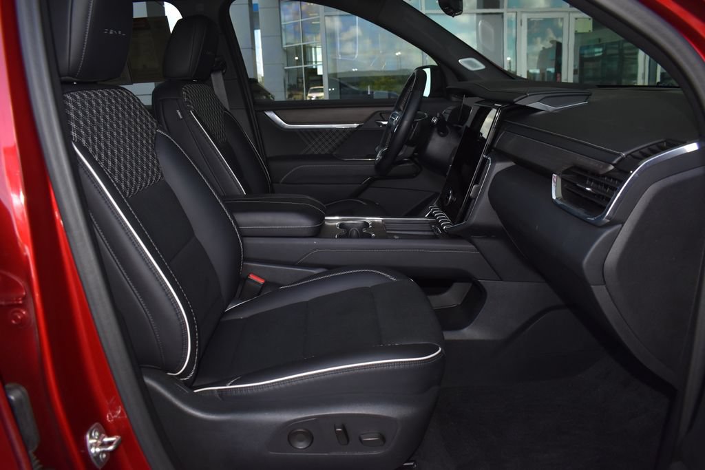 Used 2024 GMC Acadia Denali w/ Super Cruise Package FWD image 5