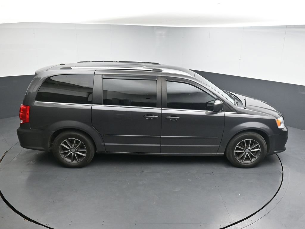 Used 2017 Dodge Grand Caravan SXT FWD image 17