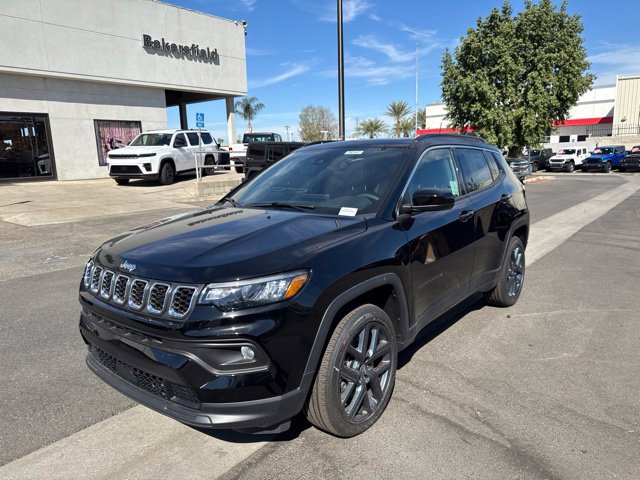 New 2026 Jeep Compass Latitude AWD/4WD image 1
