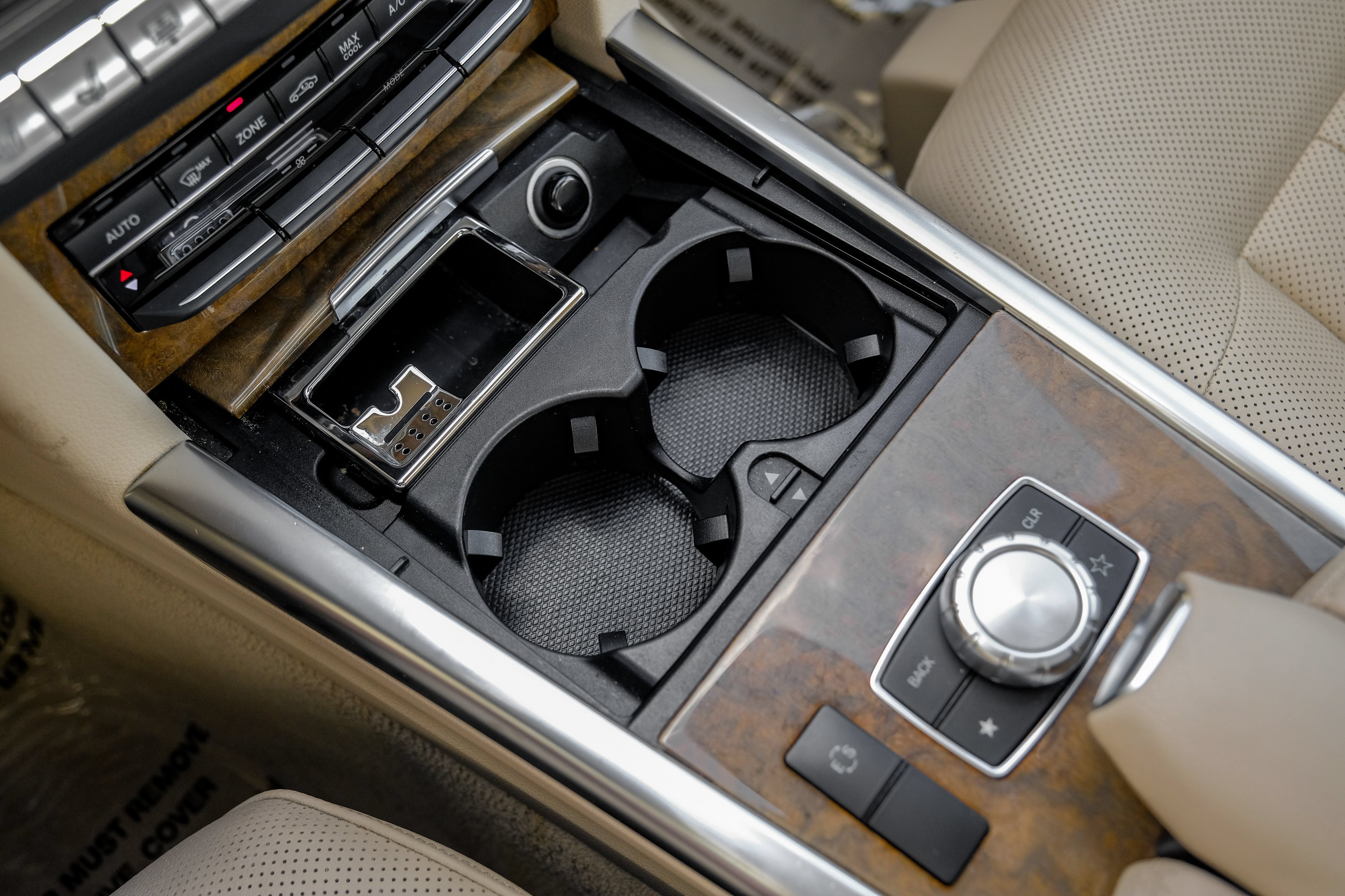 Used 2014 Mercedes-Benz E 550 4MATIC Sedan w/ Premium 1 Package image 25