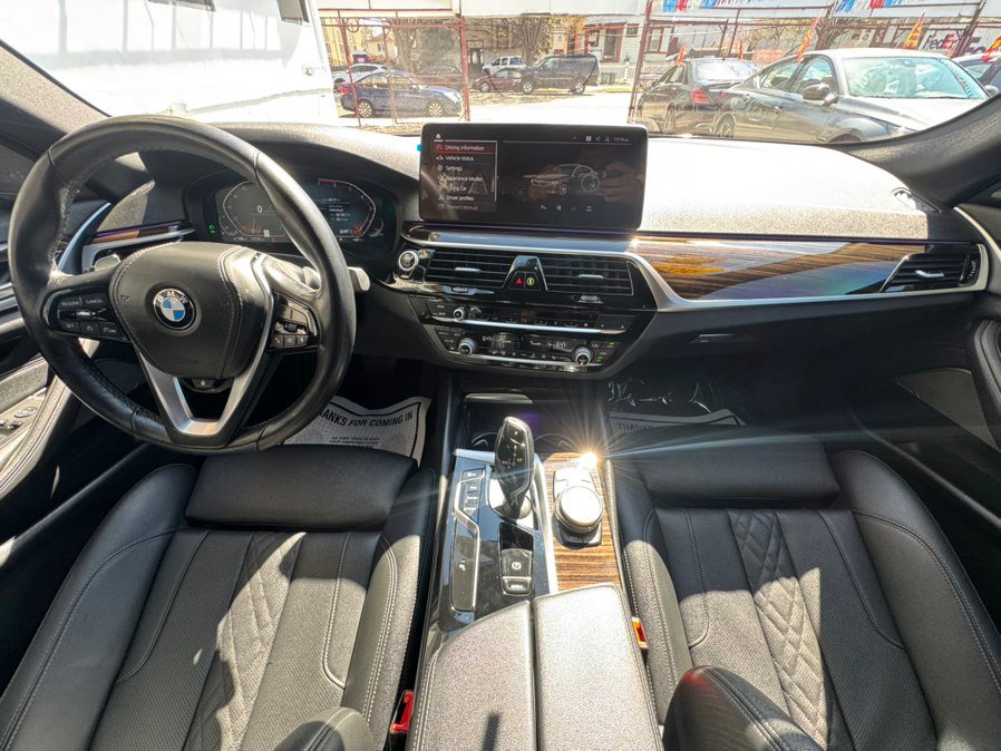 Used 2022 BMW 530i xDrive w/ Premium Package image 13